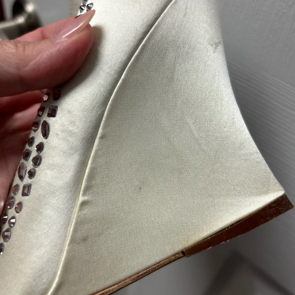 Benjamin Adams Carmen Bridal Wedding Wedge Shoes Ivory Duchess Silk 8 Rhinestone